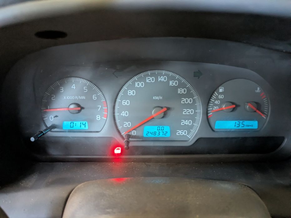 Volvo V40 T4 - Ler Anuncio