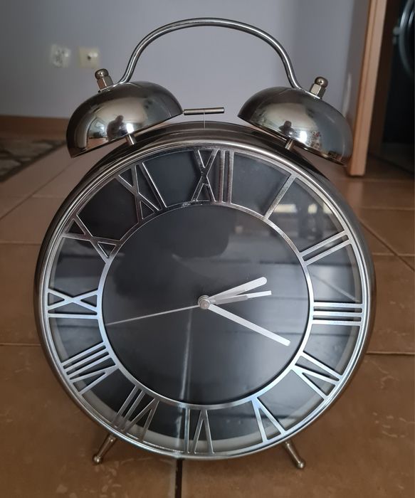 Zegarek z funkcją budzika