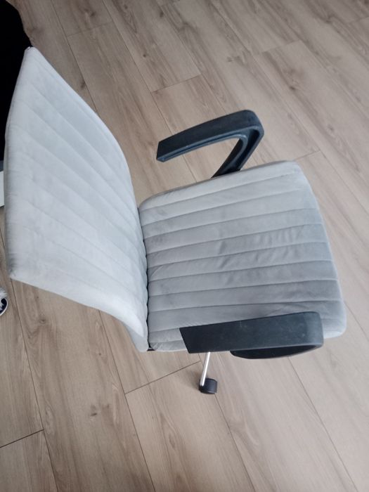 Fotel obrotowy welurowy