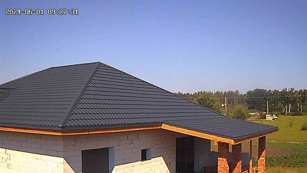 Надійна покрівля з профнастилу та металочерепиці