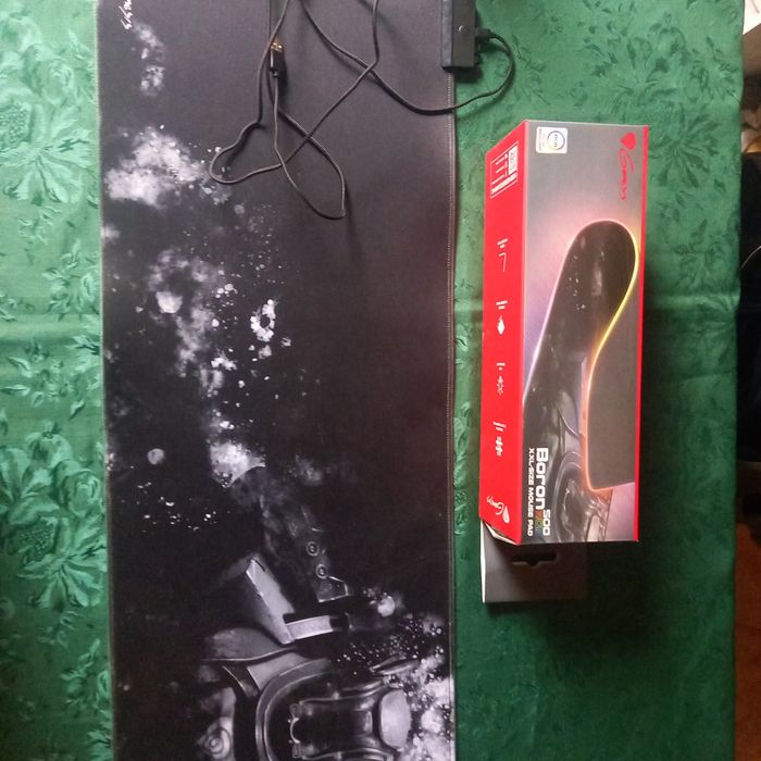 Sprzedam podkładkę geymingową Genesis Boroń 500 RGB