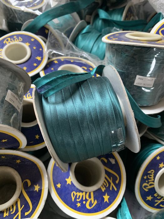 Швейная фурнитура / косая бейка / тесьма / украшения 30 грн/бабина