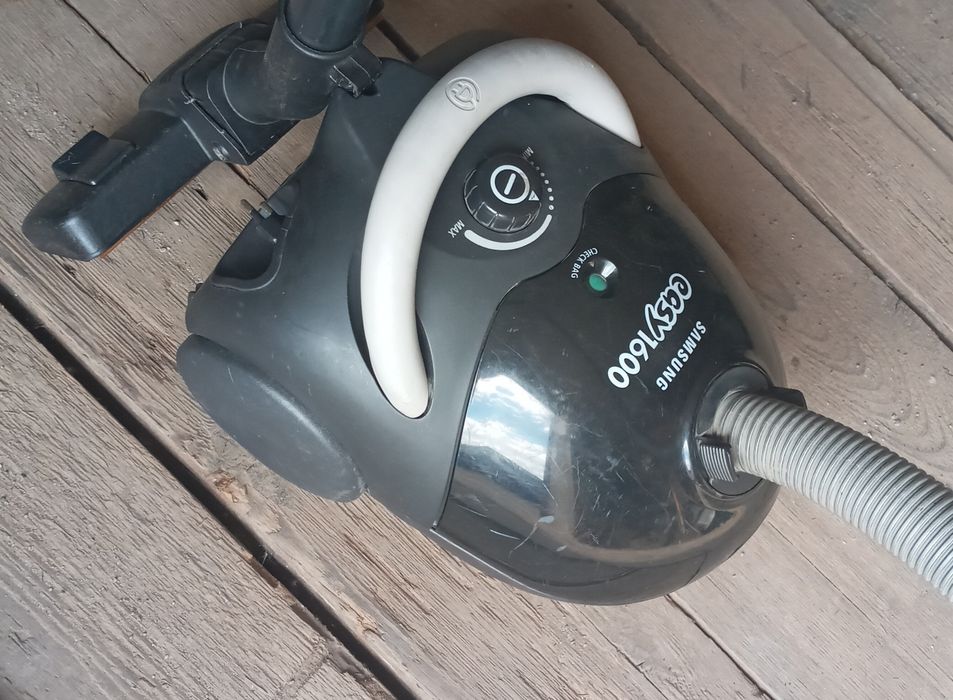 Пылесос Samsung VC-5916V мешковый самсунг.