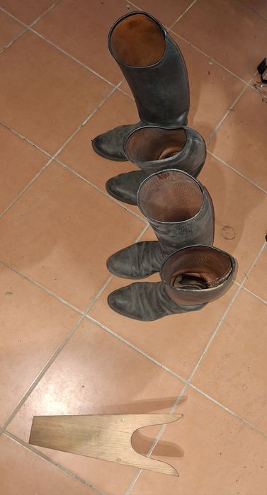 Vendo os 2 pares de Botas ou 1 par de Cavalaria originais