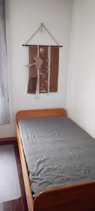 cama solteiro em pinho maciço