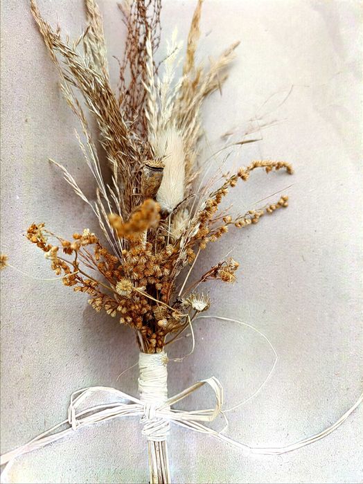 Butonierka beżowo- brązowa