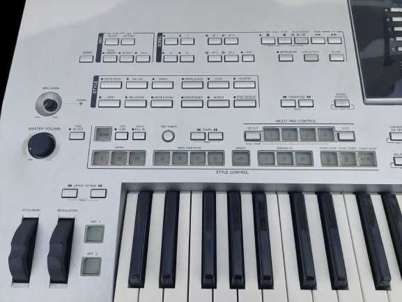 Keyboard Yamaha Tyros 4 + pokrowiec