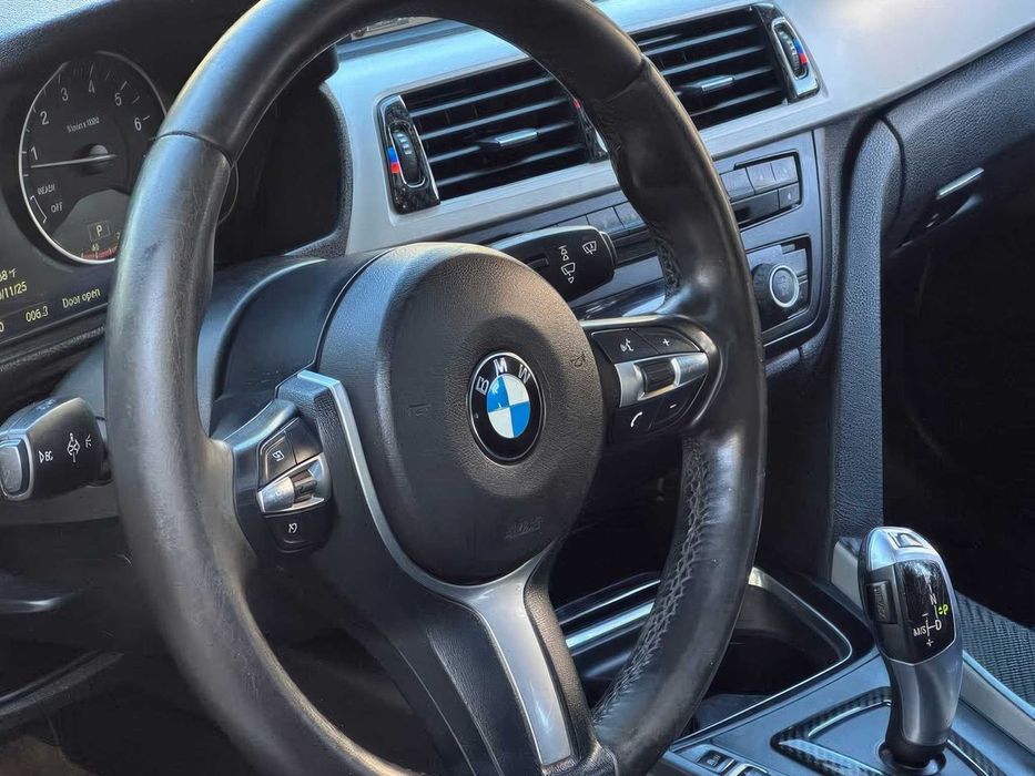 BMW 3 Series 320i      2015