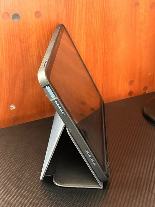 Чохол-книжка LAUT Prestige Folio для iPad 10