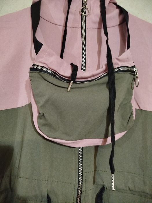 Parka meia estação lindíssima ! Com bolsa igual  à parka para cintura