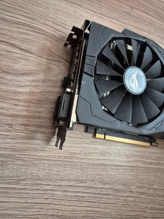 Відеокарта ASUS ROG Strix Radeon RX 570 4GB GAMING