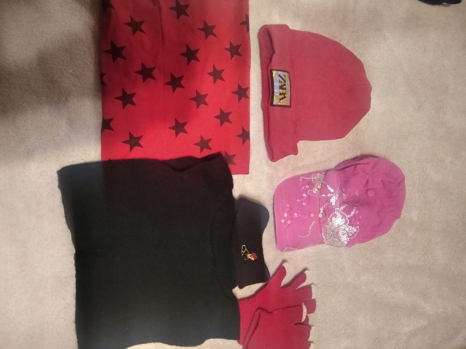 Шапки ідеальний стан на дівчинку