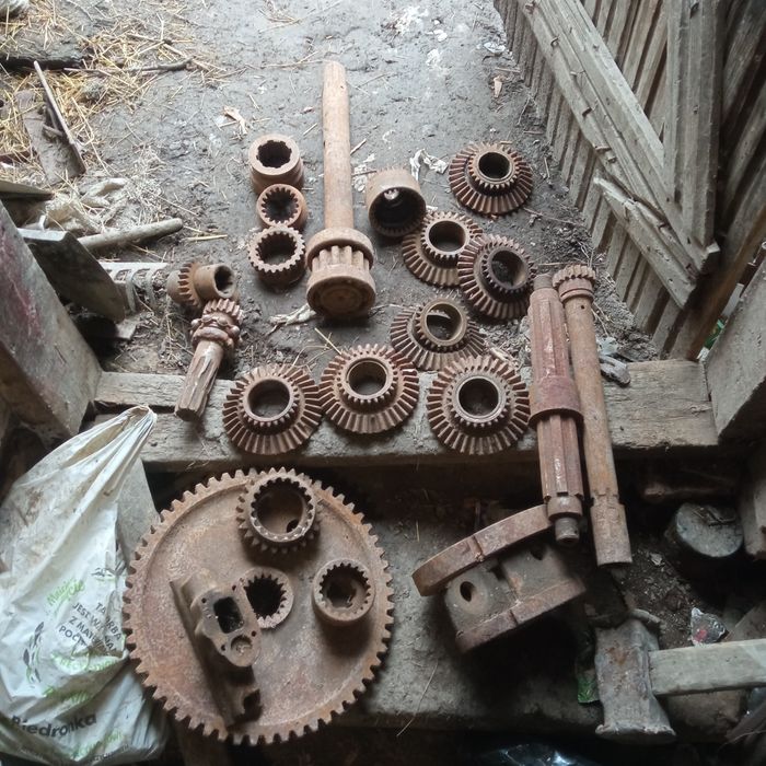 Шестерні деталі коробки т 25