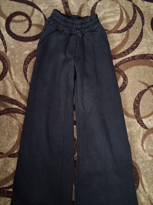 Штани на дівчинку
