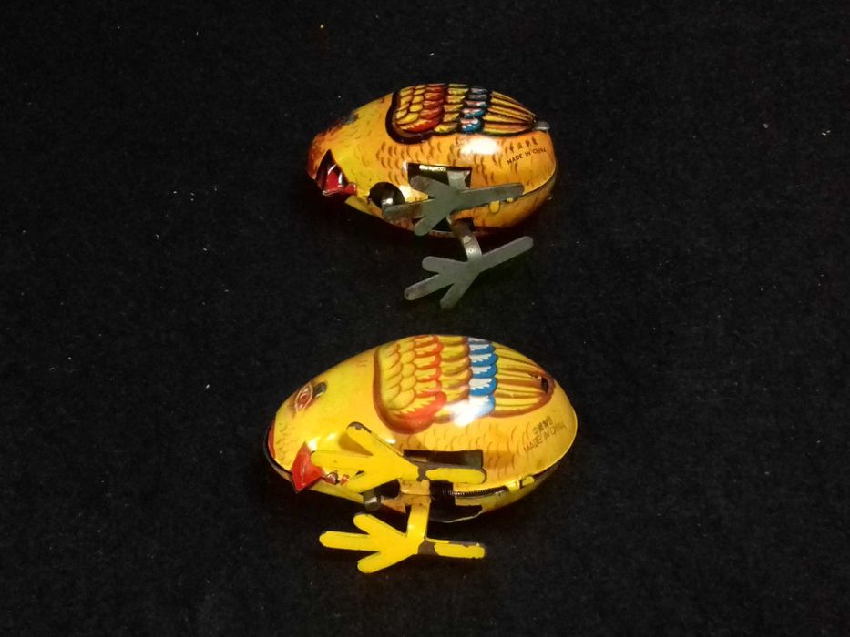 5 Brinquedos em metal, com corda - sistema mecânico a funcionar.