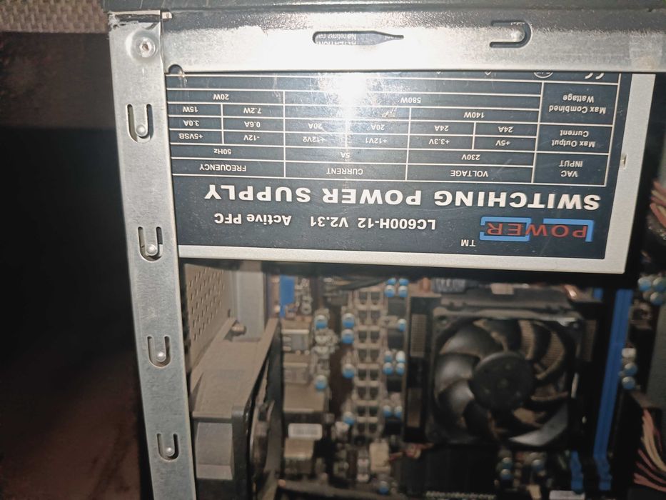 Sprzedam komputer stacjonarny z plytą MSI 760GA P43