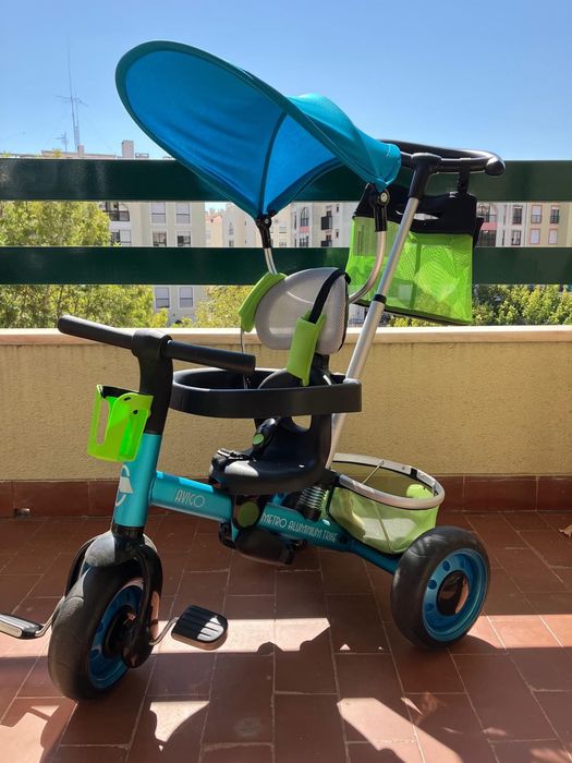AVIGO ALUMINIUM triciclo 10meses-3anos como novo