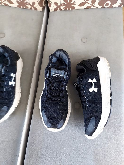 Buty sportowe Under armour roz 38 Charged Rogue