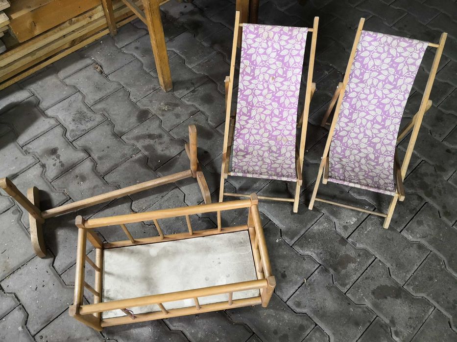 Drewniane łóżeczko dla lalek + 2 x drewniany leżaczek PRL
