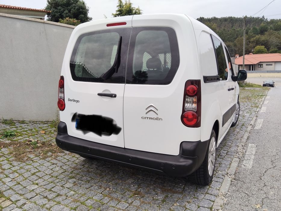 Citroën Berlingo de 2013 com 237mil km de três lugares 1.6 HDI