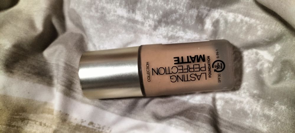 Podkład pod makijaż kryjący,spf.30. Matte nr.11, Collect.Lastin Perfec