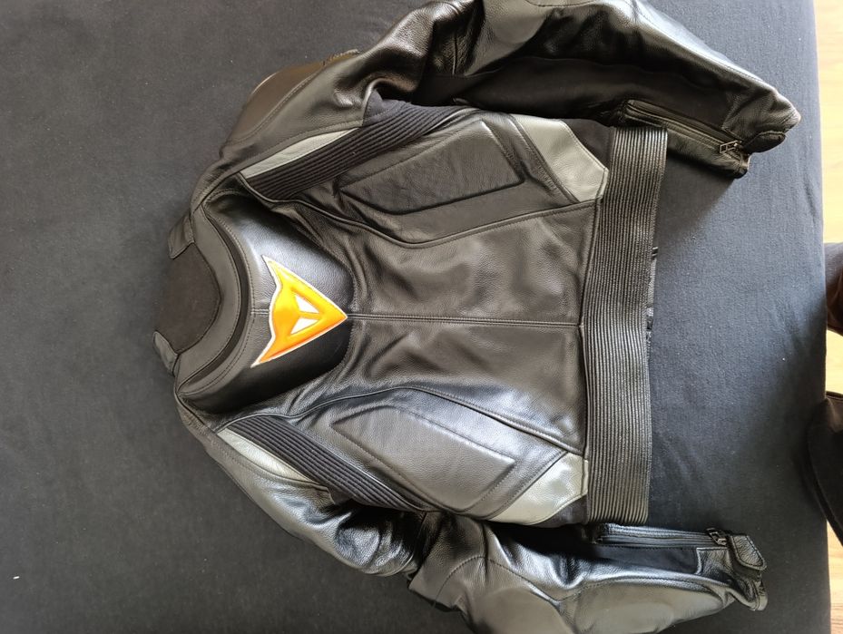 Sprzedam kombinezon motocyklowy DAINESE rozmiar 48