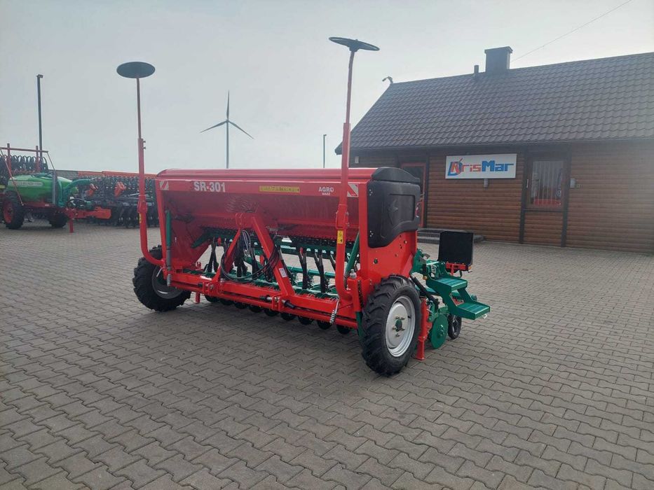 Siewnik Zbożowy AGRO-MASZ SR301 STOPKOWY Talerzowy SN301 2,5m 2,7m 3m