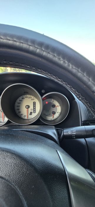Машина Mazda 3