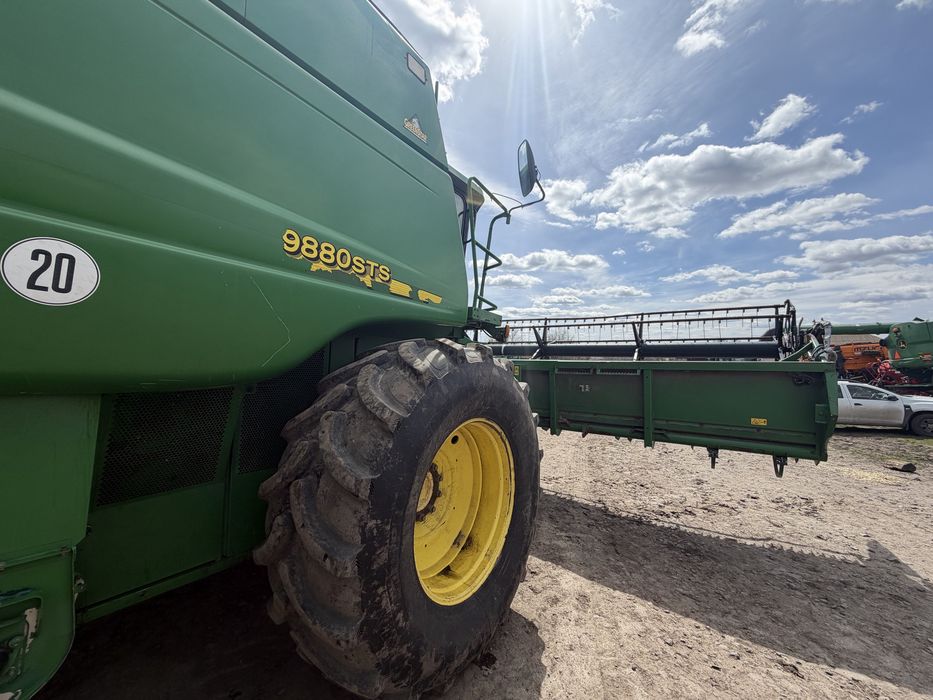 Комбайн  John Deere 9880 жатка +Стіл