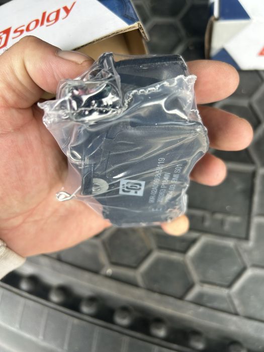 Продам колодки новые