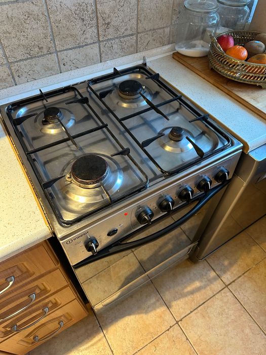 Kuchenka gazowa Indesit | 100% Sprawna | Bardzo dobry stan