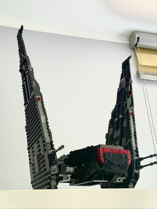 Lego Star Wars - Wahadłowiec Kylo Rena (75256)