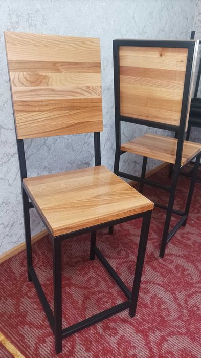 Стільці з спинкою