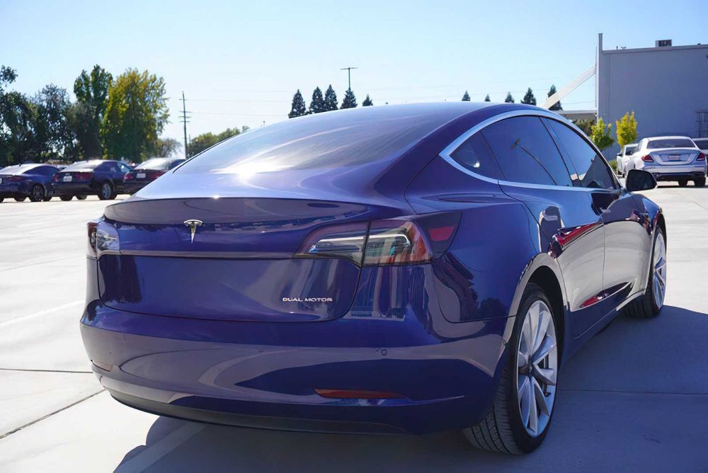 Tesla Model 3 Long Range      2019