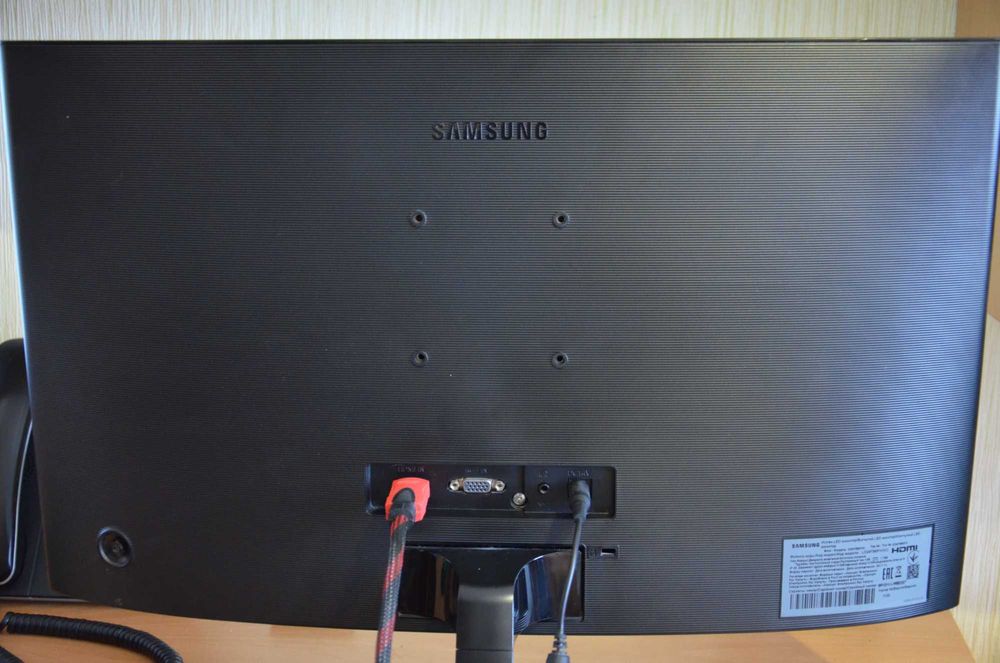 Монітор 23.5"  Samsung  Curved LC24F390FHIXCI