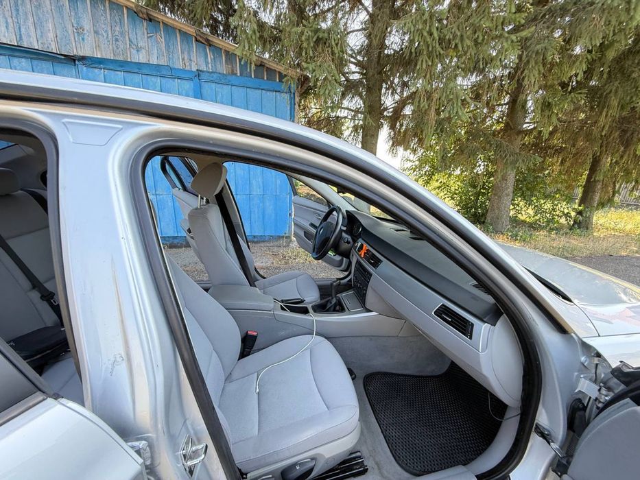 BMW e90 320i в рідній фарбі