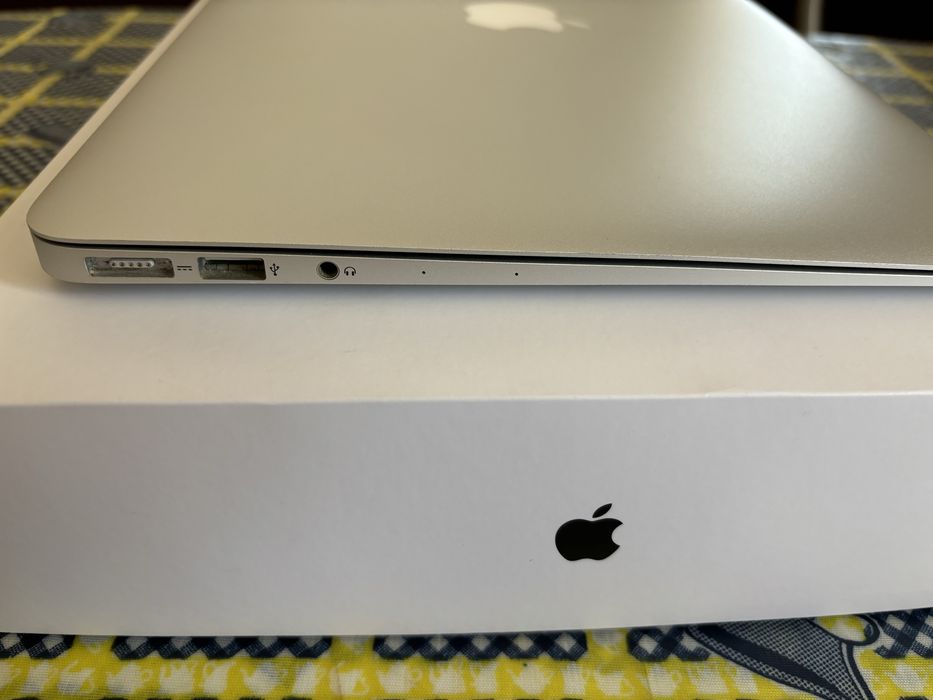 Apple MacBook air 13’ 2017 i7