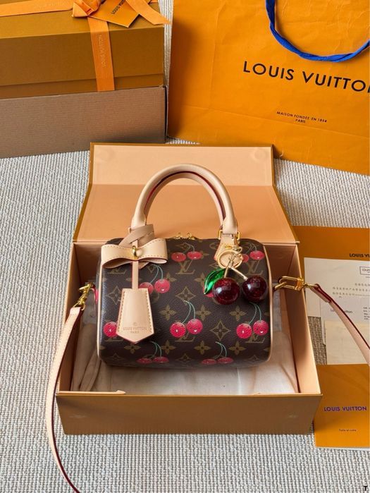 Сумка Louis Vuitton Cherry Speed