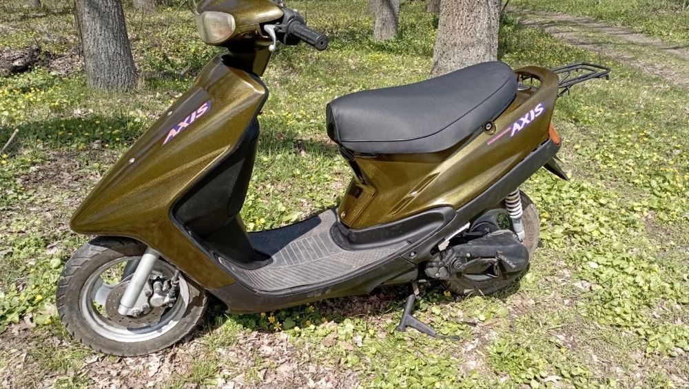 Продам скутер Ямаха аксис 90 кубов