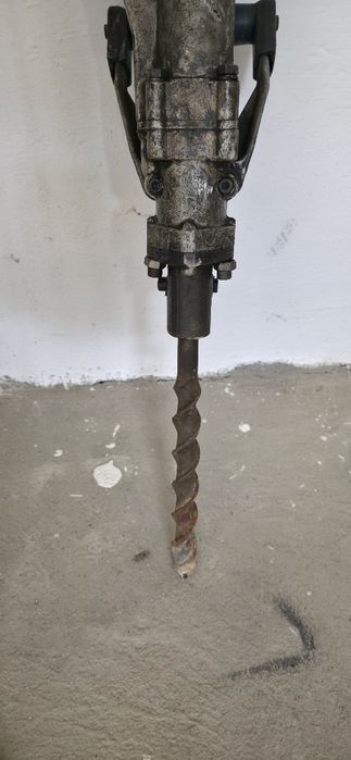 Młot wyburzeniowy Kango 950