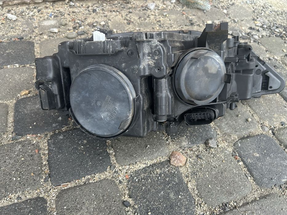 Oryginalna prawa lampa do audi a4 8K0 USA 2013