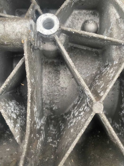 łapa uchwyt mocowanie sprężarki kompresora BMW E36 E34 E38 E39 M50 M52