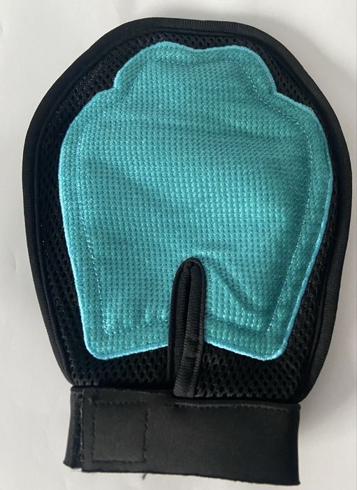 Luva para escovar gatos ou cães pequenos | sem uso