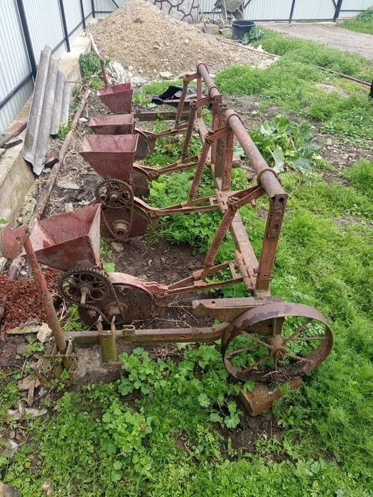 продам сівалку кукурудзяну ,соняшник