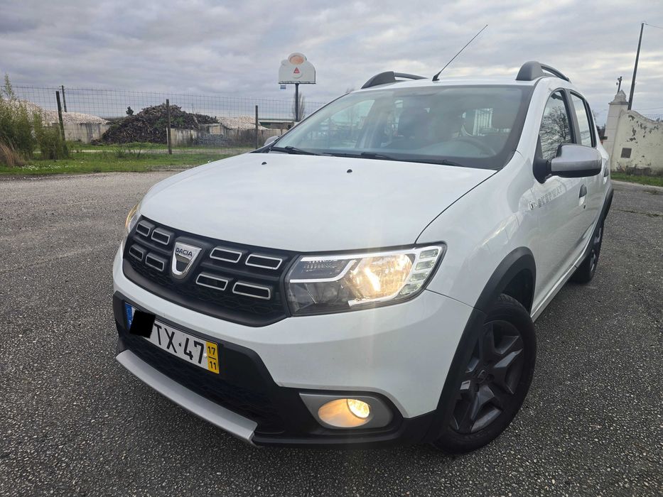 Dacia Sandero Stepway c/NOVO - 83.000KM