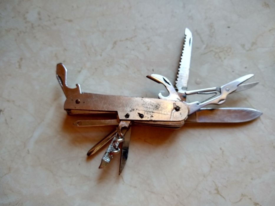 Scyzoryk wielofunkcyjny 30zl