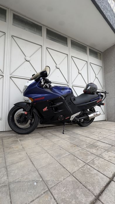 Honda CBR 1000 F