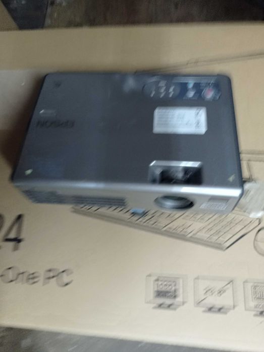 Rzutnik projektor Epson EMP-760