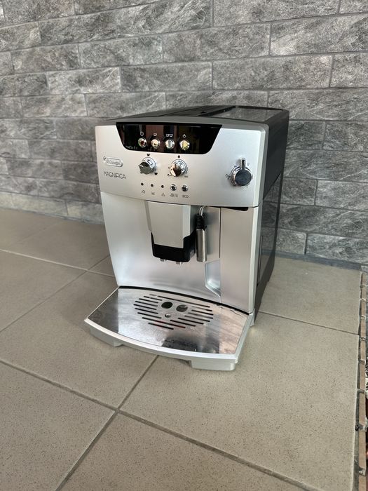 Кавомашина Delonghi Magnifica ESAM кавоварка після повного ТО