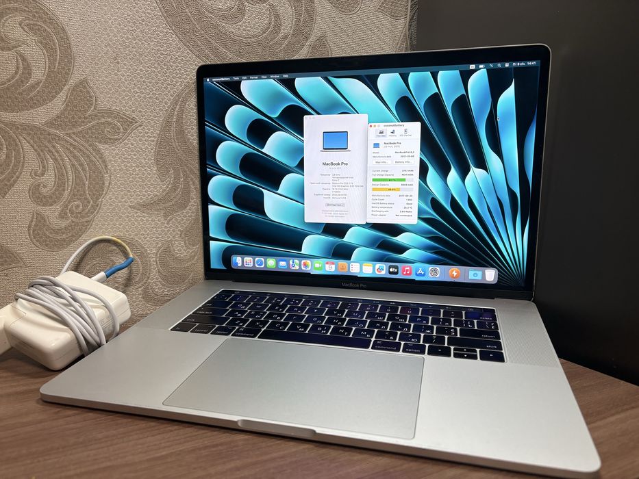 Apple MacBook Pro 15 2017 Silver 16gb/Radeon Pro 555/core i7 a1707